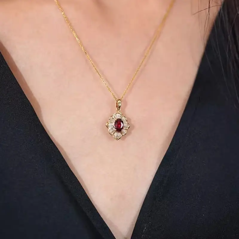 Kavella Solcrimson Necklace | Gold - Image 3